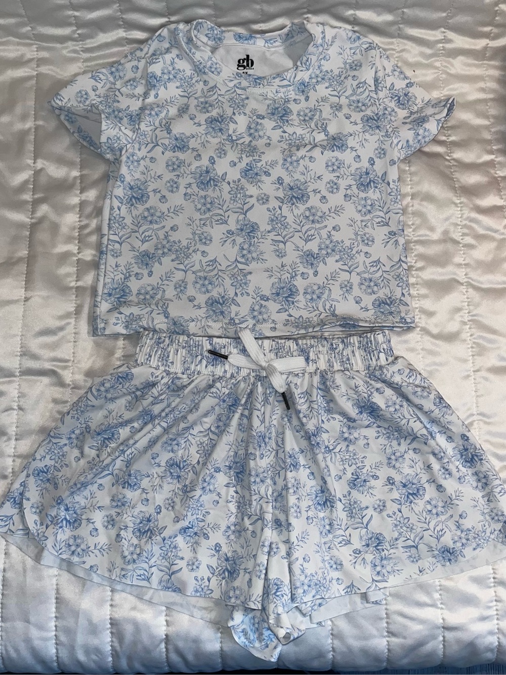 Gianni Bini Kids White and Light Blue Floral Matching Set
